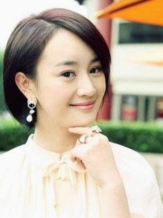 明星幕后风云：从娱乐圈光鲜到暗涌的反差揭秘