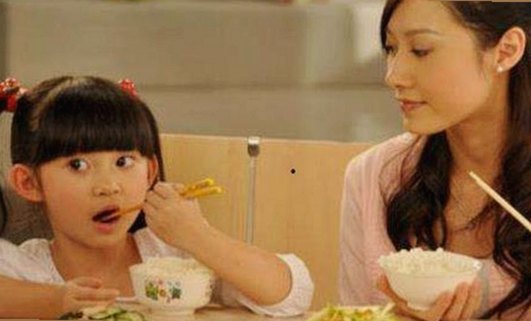 魏淑芬的吃瓜人生：从户外少女到娱乐圈新焦点